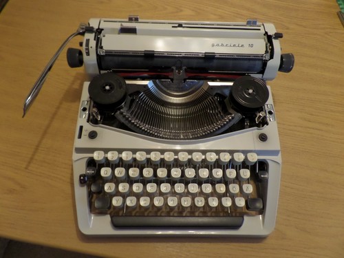 Retro koffer schreibmaschine - retro,